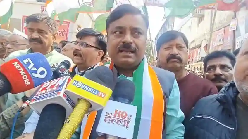 ज्योतिर्मठ के शंकराचार्य के समर्थन में लखनऊ में कांग्रेस का प्रदर्शन, कलेक्ट्रेट का घेराव